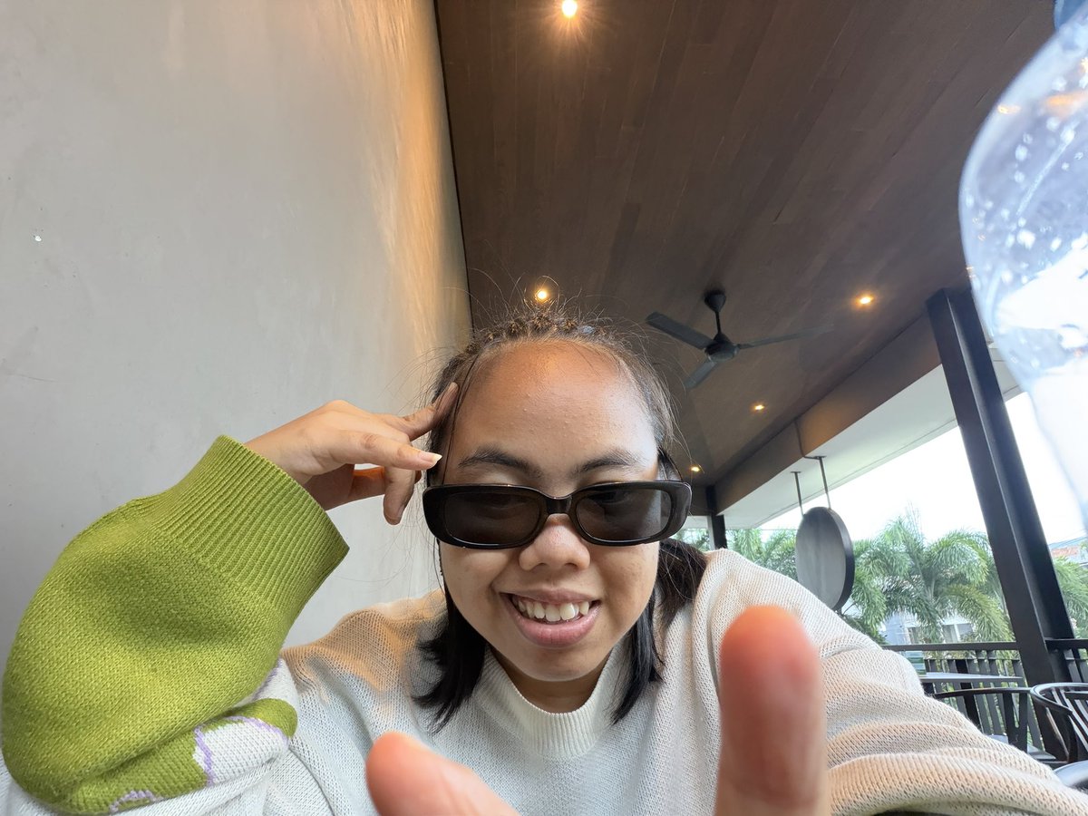 SorryNotSososo's tweet photo. [QUEER FRIENDSHIP APPLICATION]

name: Mora
age: seumuran Ningning aespo
occupation: team hore/npc bumi
zodiac: ♋️juli
height: botol yakult ber-SNI
hobby: koleksi meme
funfact: aku sbnrnya sgt alay.. ini dada jk dibelah sdh pasti ad tulisan ALAY, klo up foto di ig hrs ad memenya😛 https://t.co/gMBbbnve2V