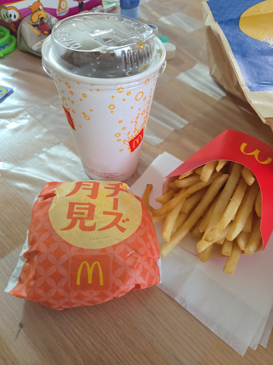 334152552's tweet photo. 今年もやって来ました
#月見 https://t.co/UUzngMZo2T