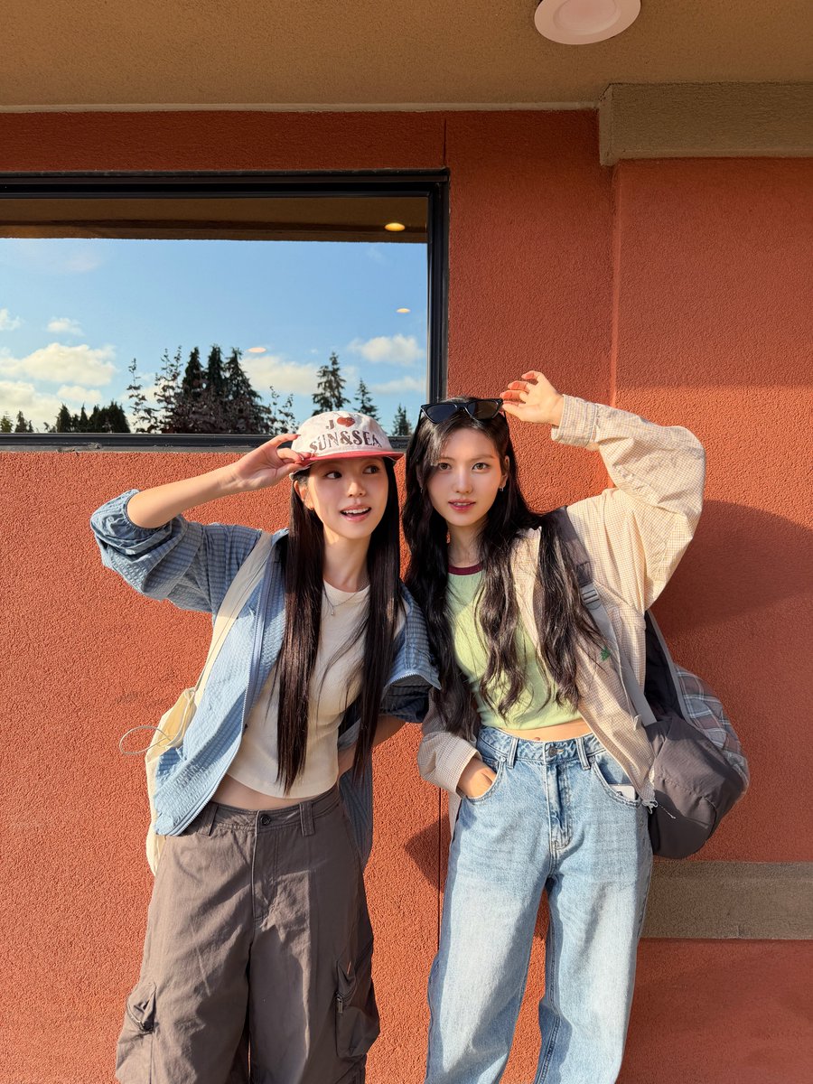 dodree_INNIT's tweet photo. The bluest skies you've ever seen are in Seattle 🎶
Tomorrow, 6PM 🛳️

#dodree #도드리
#나영주 #이송현
#INNIT https://t.co/wL4RAdhIlU