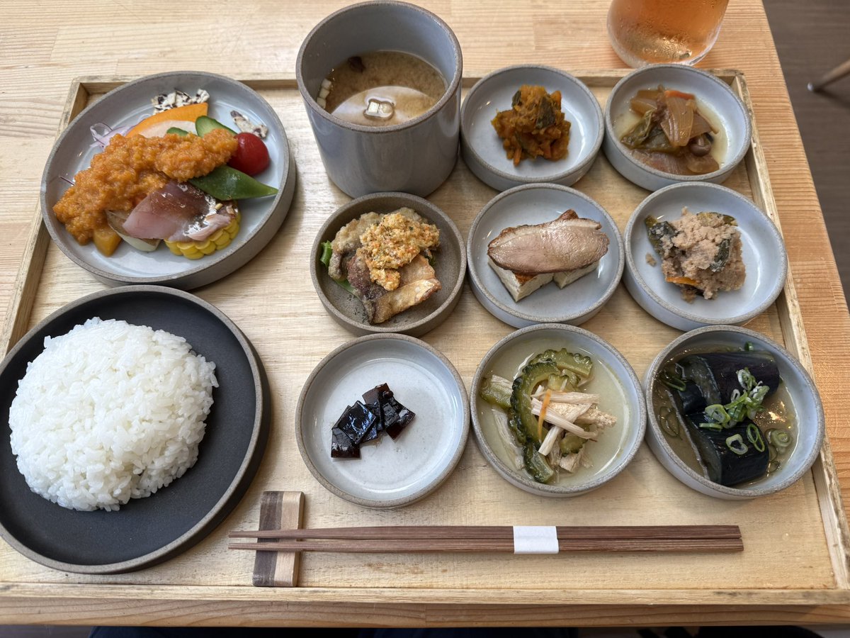 ma_ingin's tweet photo. 午後の訪問先の近くでランチ
おばんざい食べられて嬉しい https://t.co/0gZ5wnc4Ef