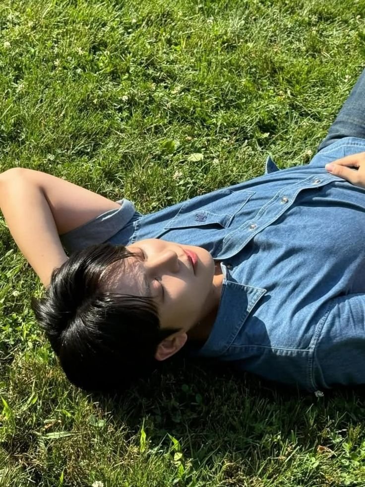 tokyonowhere's tweet photo. ㅤ
ㅤ[  ｡✧ 𝐁𝐄𝐈𝐍𝐅𝐈𝐍𝐈𝐓𝐄𝐄𝐙 ✧｡ ]
ㅤ ♞ #EIGHTEEZ_REN

💌 Morning. Did everyone survive the night?
💌 I’m about to photosynthesize. Someone please water me.
💌 𝘴𝘦𝘯𝘵 𝘢 𝘱𝘩𝘰𝘵𝘰
💌 The sun is showing off today. Anyone else seeing this? https://t.co/gIIDPDqkFm
