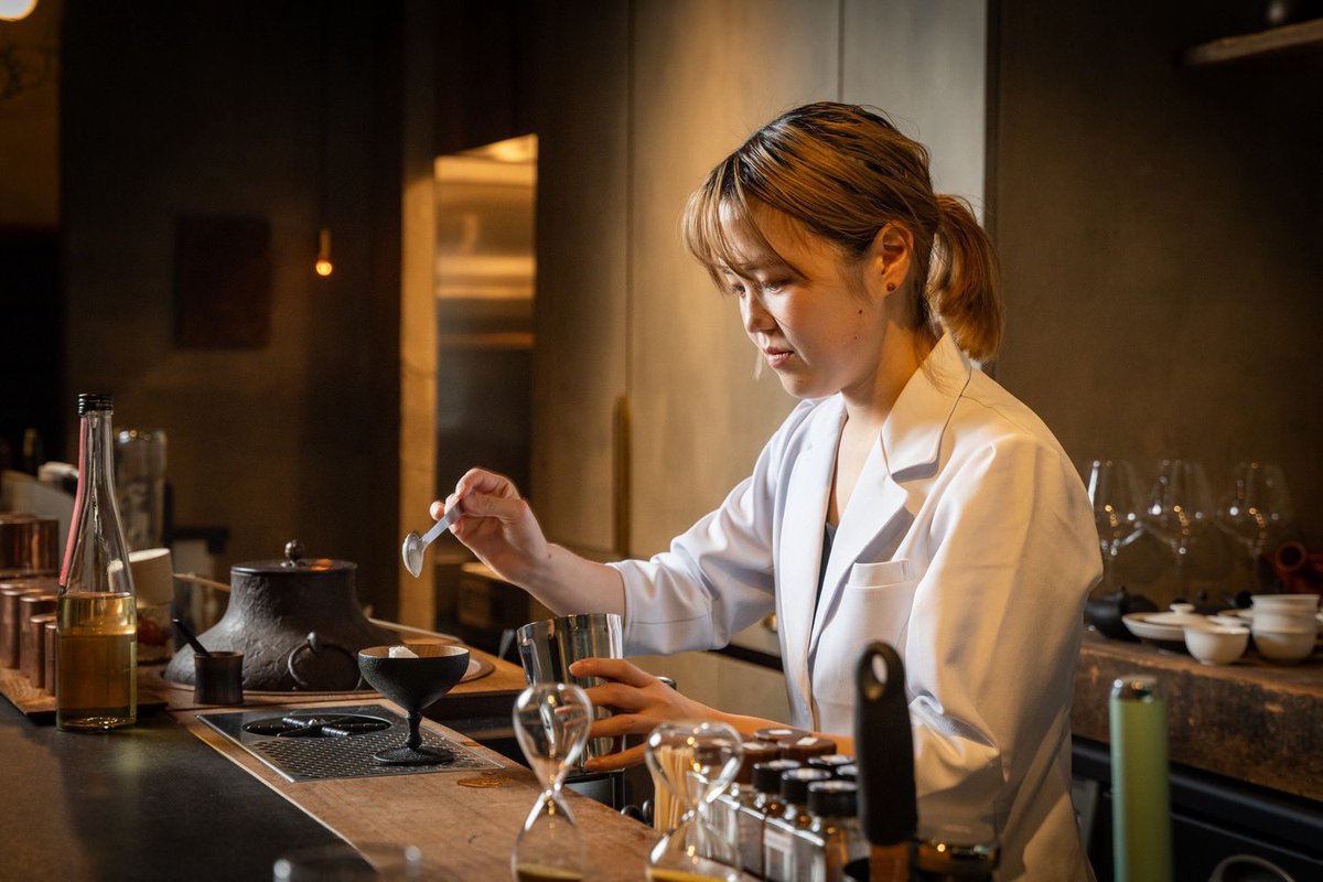 sakeworldnft_en's tweet photo. Sake becomes even more interesting when used in cocktails. — Mixologist Chisato Miura talks about the potential of sake.

https://t.co/P2EIOBni73 https://t.co/c2ZflwDoNM