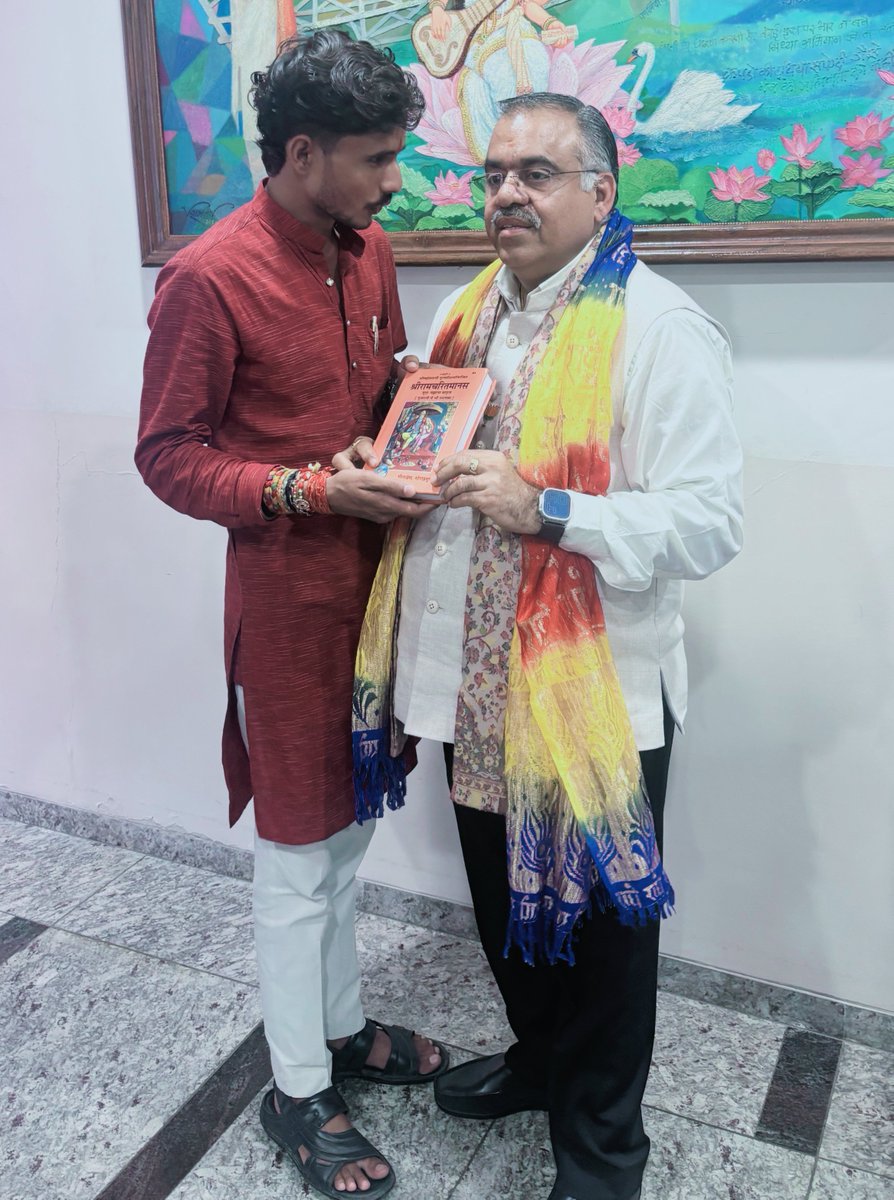 krishnasingh1_'s tweet photo. आज़ नई दिल्ली में भारतीय जनता पार्टी के राष्ट्रीय कार्यालय प्रभारी का नवीन दायित्व एवम् प्रदेश प्रभारी–  गुजरात नवनियुक्त होने पर बहुत ही सरल, ऊर्जावान मा० राज्यसभा सांसद श्री तरूण चुग जी भाई साहब से स्नेहिल मुलाकात कर शुभकामनाएँ प्रेषित किया!
@tarunchughbjp @BJPHQ @BJP4India https://t.co/amjl7DoNuR