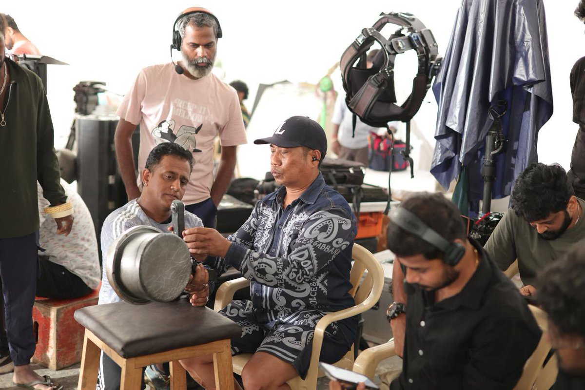 sekartweets's tweet photo. #KJRNext Update 🚨
‣ Shooting for #KJRNext is currently happening in Chennai. A grand train set has been created for a major fight sequence. The set alone is said to have cost around ₹1.5 Cr and looks almost like a real train. This sequence may feature for only around 5 minutes in the entire film.
‣ KJR has undergone 2 months of special training in Parkour (Martial Arts) for this film. This is being implemented for the first time in Indian cinema. He has also performed the action himself without using a dupe during the shoot.
‣ Peter Hein Master is choreographing this big action sequence. He has created different action
‣ Regan is directing the film. He was previously associated with Prasanth Padiaraj’s #Vilangu.
‣ #KJRNext has a multi-industry star cast with actors from Tamil, Telugu, Kannada, Malayalam and Hindi cinema.
‣ Ghibran is composing the music for the film.