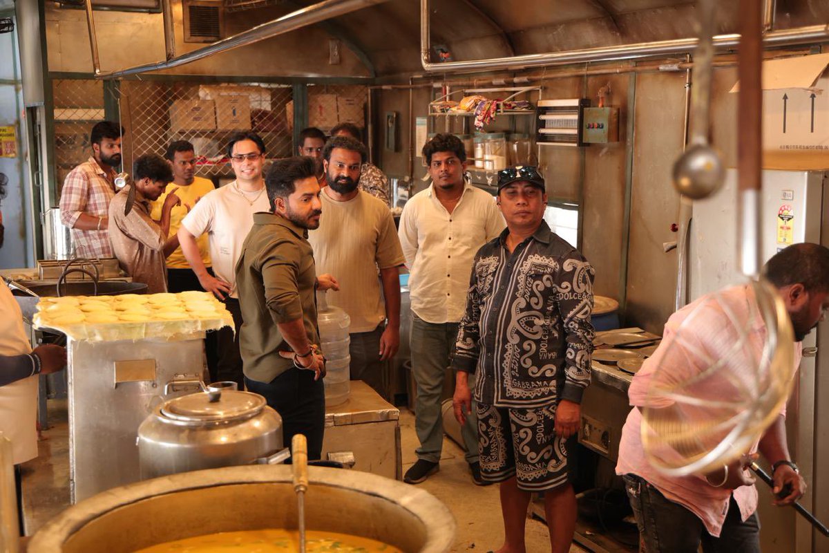 sekartweets's tweet photo. #KJRNext Update 🚨
‣ Shooting for #KJRNext is currently happening in Chennai. A grand train set has been created for a major fight sequence. The set alone is said to have cost around ₹1.5 Cr and looks almost like a real train. This sequence may feature for only around 5 minutes in the entire film.
‣ KJR has undergone 2 months of special training in Parkour (Martial Arts) for this film. This is being implemented for the first time in Indian cinema. He has also performed the action himself without using a dupe during the shoot.
‣ Peter Hein Master is choreographing this big action sequence. He has created different action
‣ Regan is directing the film. He was previously associated with Prasanth Padiaraj’s #Vilangu.
‣ #KJRNext has a multi-industry star cast with actors from Tamil, Telugu, Kannada, Malayalam and Hindi cinema.
‣ Ghibran is composing the music for the film.