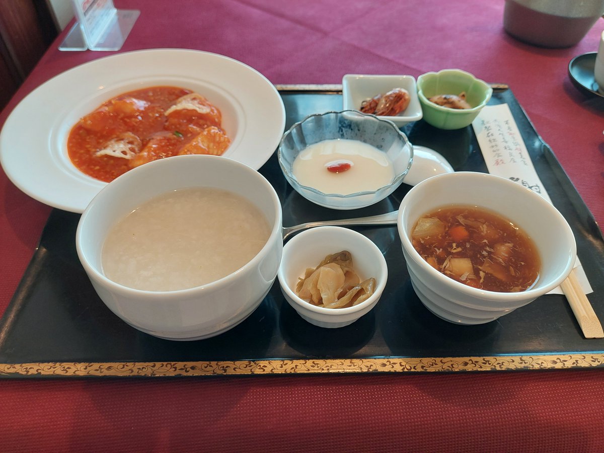 misacchi_o's tweet photo. 朝は抜き、終わってからお昼までの間にコーヒーとスイーツ、お昼がエビとイ���のチリソース https://t.co/z7Fk8cqGfX