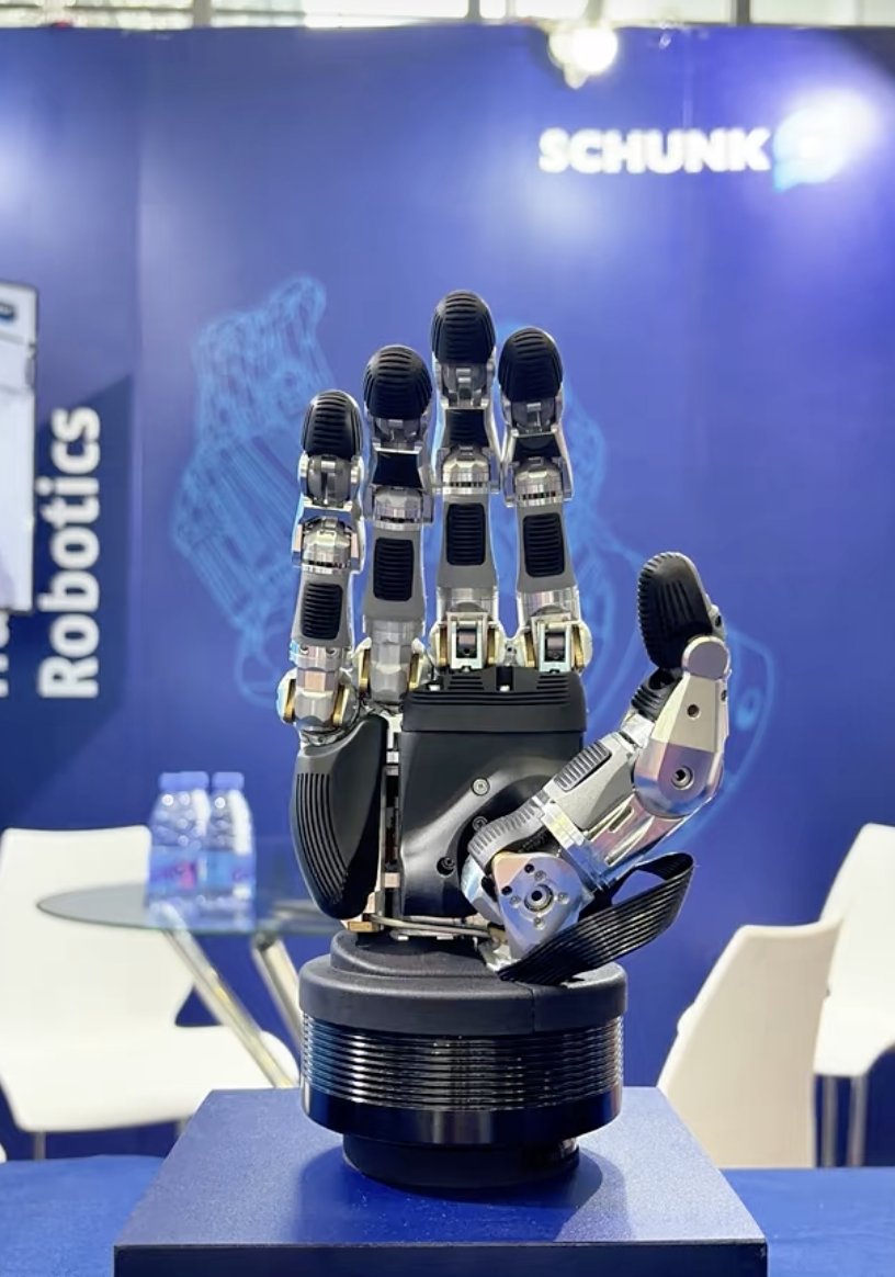 FAIRplus_sz's tweet photo. At FAIR plus 2026, SCHUNK showcased its latest gripping technologies, from dexterous hands and force-torque sensors to quick-change systems for robots.

See what’s next at FAIR plus 2027! 🚀

#FAIRplus #Robotics #EmbodiedIntelligence #SCHUNK #Shenzhen https://t.co/2g05SkeqFP