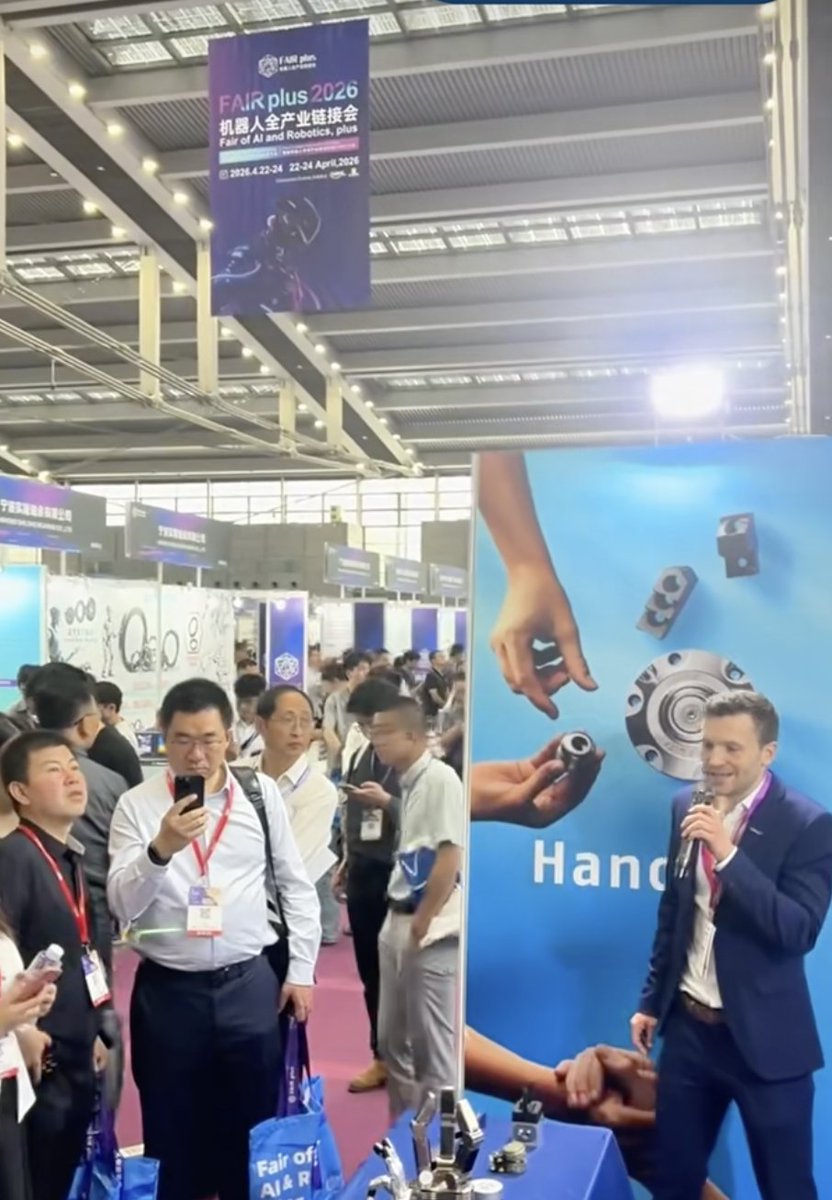 FAIRplus_sz's tweet photo. At FAIR plus 2026, SCHUNK showcased its latest gripping technologies, from dexterous hands and force-torque sensors to quick-change systems for robots.

See what’s next at FAIR plus 2027! 🚀

#FAIRplus #Robotics #EmbodiedIntelligence #SCHUNK #Shenzhen https://t.co/2g05SkeqFP