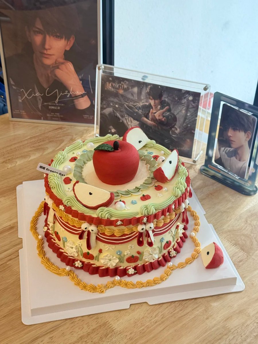 Olivia_Flicks's tweet photo. Happy birthday to all the September little apples! 🍎🎂

#LoveandDeepspace #Caleb https://t.co/AlZSK9J2wW