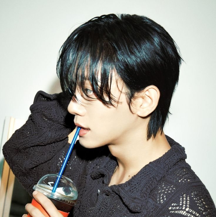 chen_mexico's tweet photo. 💕21 THINGS WE LOVE ABOUT CHEN💕

⚡️️ THING 1: HIS LONG HAIR

Besides great music, Arcadia showed us Chen with long hair and a more laid-back look, and we loved it 🥰

🔹️Countdown to Chen Day ⚡️❤️

#chen #첸 #김종대 #종대 @CHEN_INB100 https://t.co/ZFfT9yU1UD