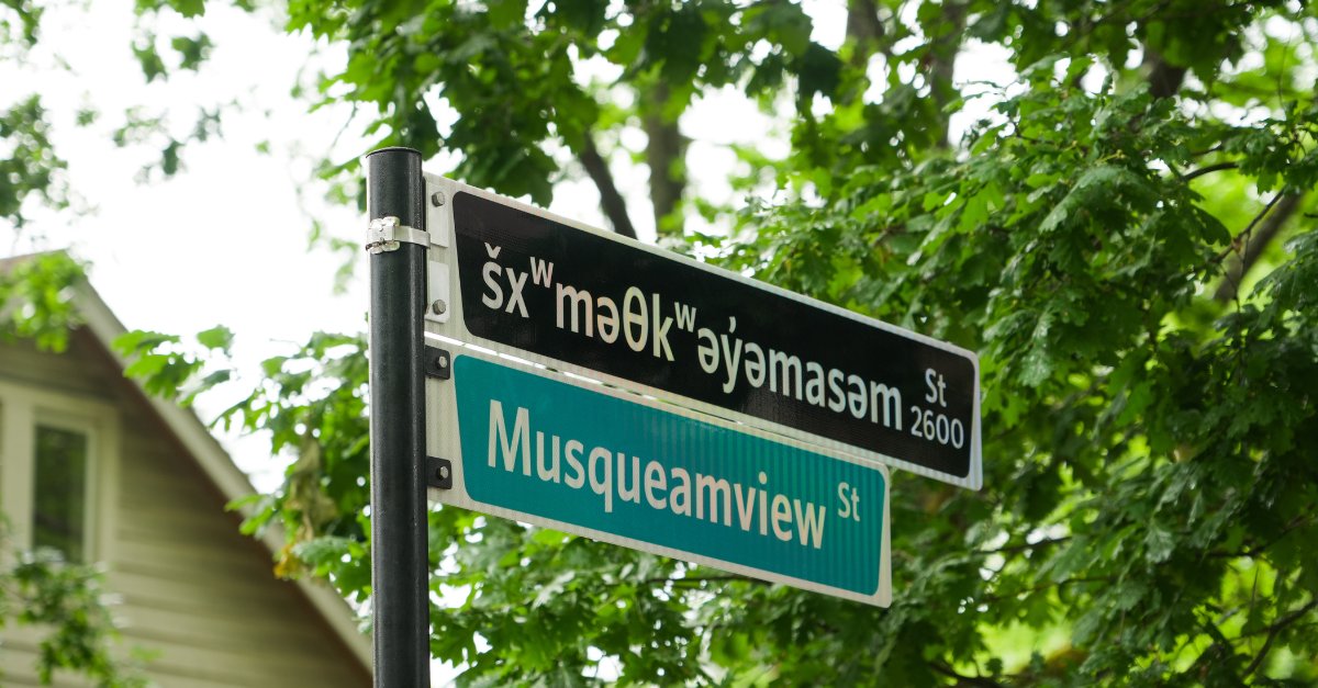 christinebear01's tweet photo. @GrayMan004 @CHRISsW0RLD Even worse: they're changing street names to taunt the very people they stole it from https://t.co/BkM6Hynwql