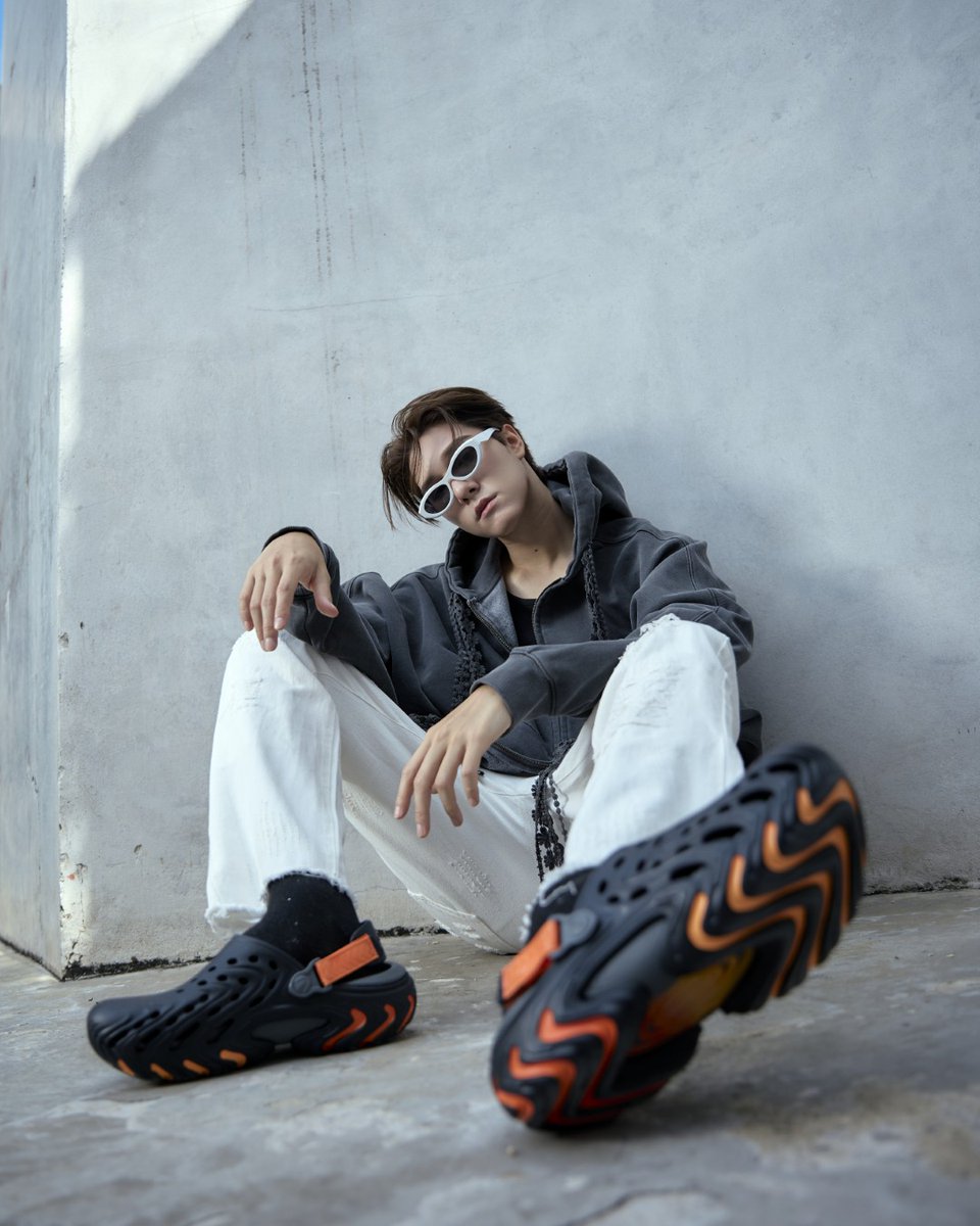 otpcnews's tweet photo. Crocs เปิดตัวรองเท้ารุ่นใหม่ Echo II ซิลลูเอตใหม่ที่โดดเด่นด้วยดีไซน์และความสบายที่เหนือกว่า

#hirunkit_ #ppoohkt #JAYLERR
#EchoIIClogs 
#crocsth

อ่านข่าวเพิ่มเติมได้ที่ https://t.co/GKD3ClbMj5 https://t.co/G0th2pnU7o