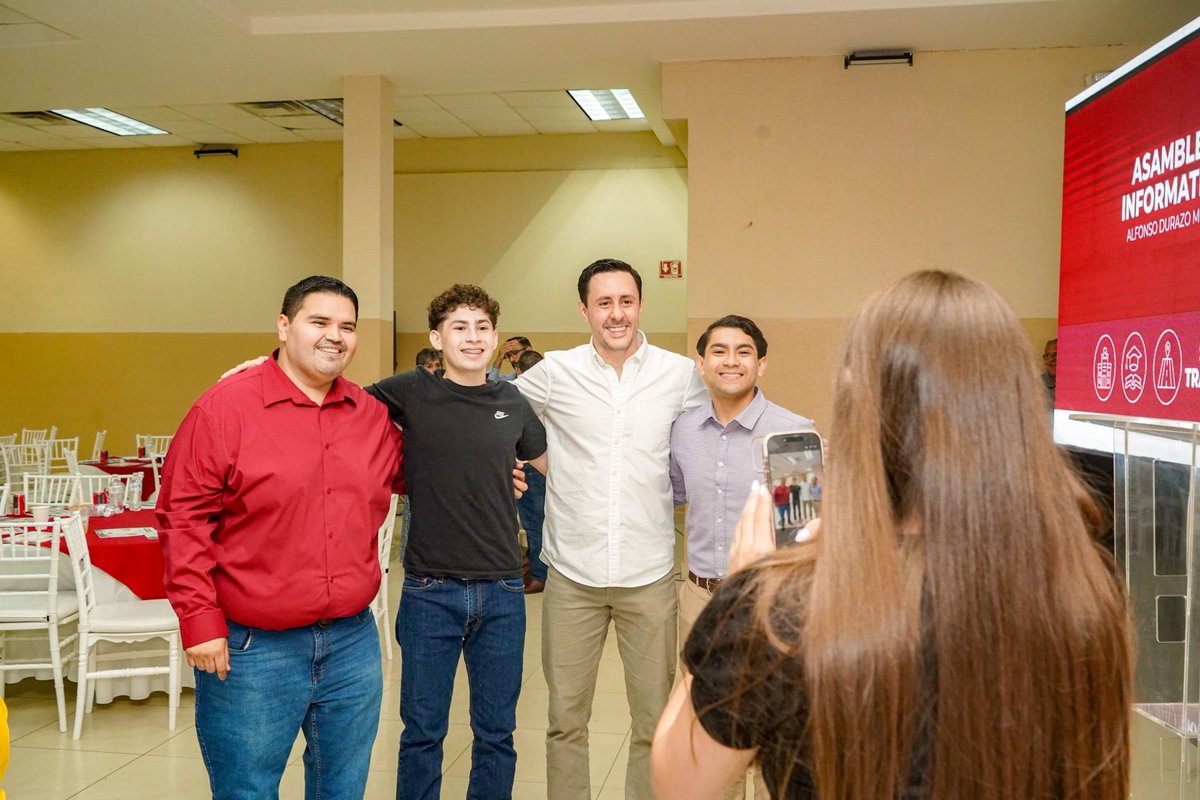 FernandoRVM's tweet photo. Sonora está viviendo una etapa de grandes cambios y vale la pena compartir todo lo que se ha logrado. 🙌

Agradezco a Carlos Sosa Castañeda, titular de @IMTESonora, por la invitación a acompañarlo en la Asamblea Informativa “Sonora Se Transforma”.

Un espacio para conocer y reconocer algunos de los avances que nuestro estado ha alcanzado gracias al trabajo y liderazgo del gobernador @AlfonsoDurazo.

Da gusto ser testigo de todo lo que está avanzando Sonora y saber que todavía queda mucho por construir en beneficio de nuestra gente.