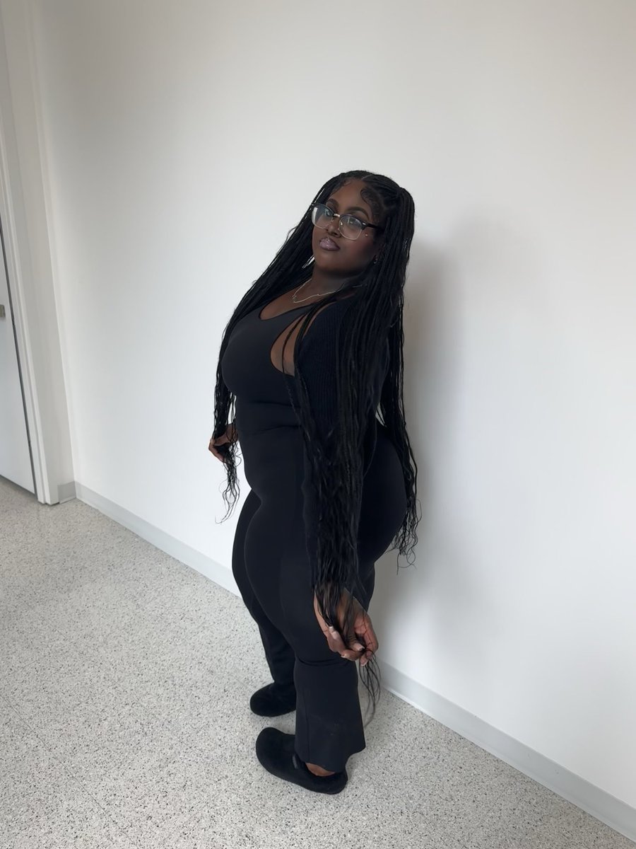thicknchoc's tweet photo. even on chill 😩 https://t.co/L6VexwIzJh