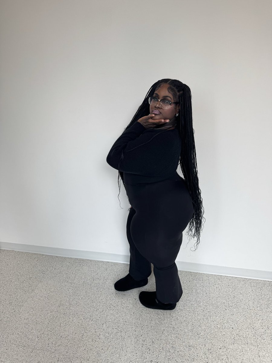 thicknchoc's tweet photo. even on chill 😩 https://t.co/L6VexwIzJh
