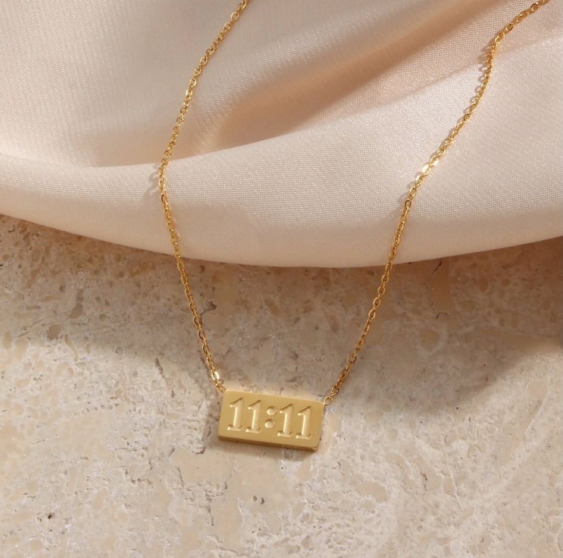 EttaPiech's tweet photo. FIRST DROP

Presenting our first piece: the 11:11 necklace. Designed to remind you that beautiful things are on their way. DM to order. https://t.co/Rk4Y8LNdkz