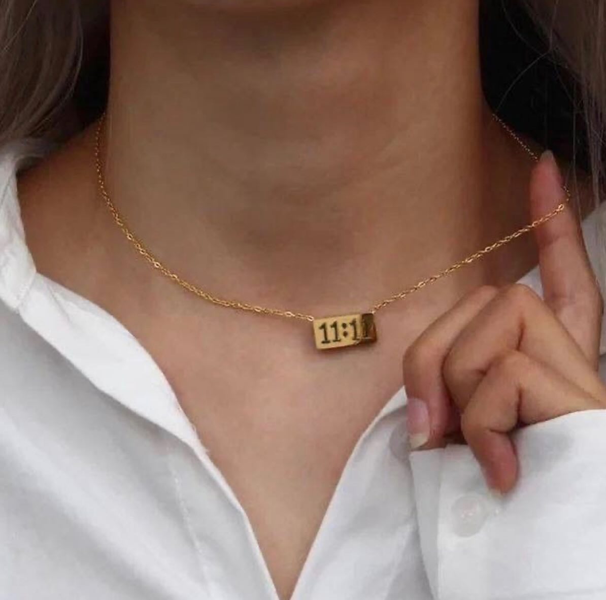 EttaPiech's tweet photo. FIRST DROP

Presenting our first piece: the 11:11 necklace. Designed to remind you that beautiful things are on their way. DM to order. https://t.co/Rk4Y8LNdkz