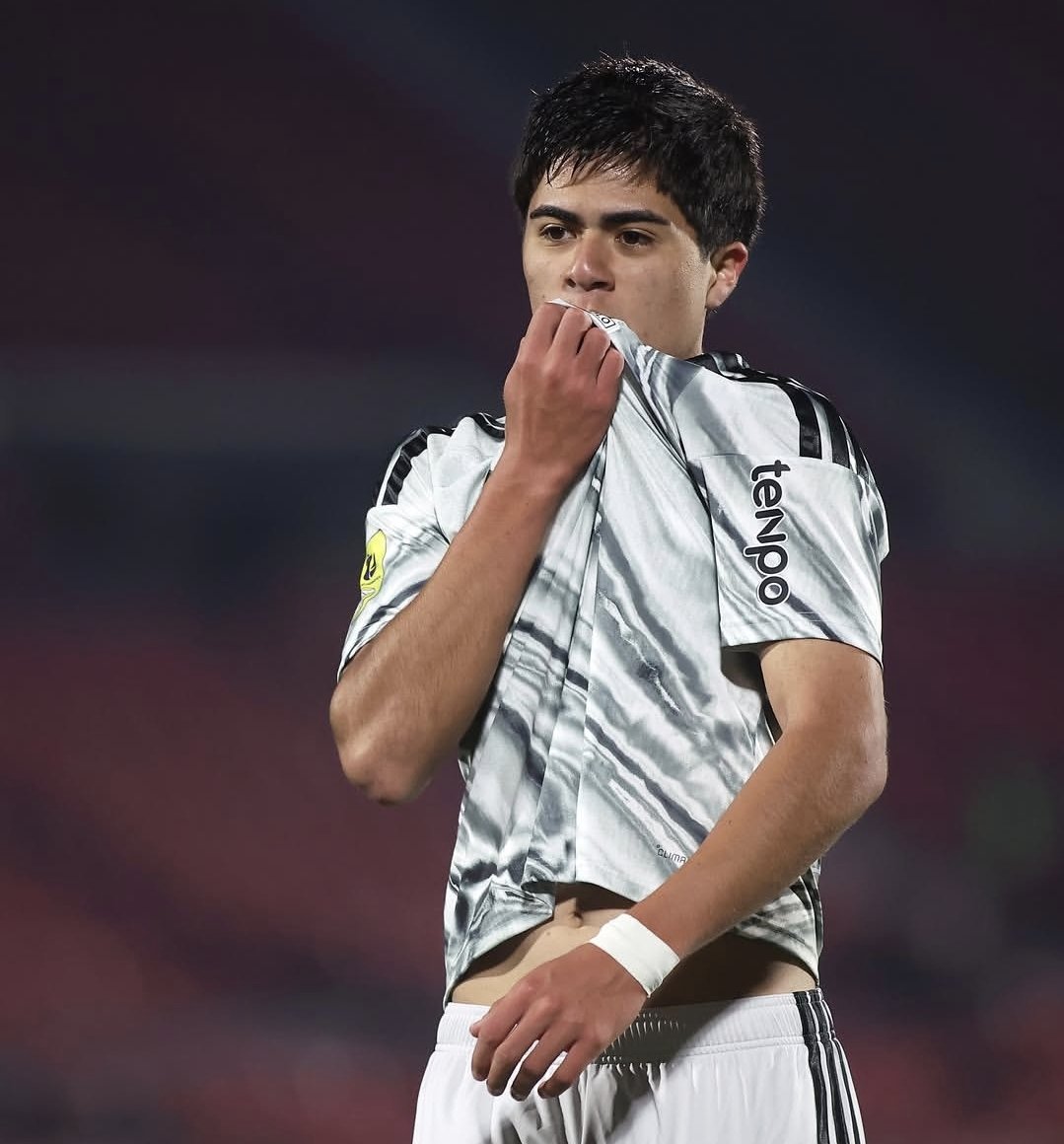 jovvvcooo's tweet photo. En 2024 sancionaron a Palacios sin ningun sustento legal, no lo dejaron jugar un partido vital contra La Calera y les toco ver como Colo-Colo lo gano con un gol de BOLADOS, hace 3 meses le dieron 4 fechas a Correa, volvieron a ver como nadie nos gano. Tenemos, sigan sancionando. https://t.co/5XR5CcC2OV