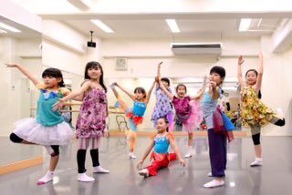 HayHaydance's tweet photo. 多摩市・聖蹟桜ヶ丘「��ッズ&amp;ママダンスクラス」https://t.co/H6tciqi61P 4才〜小6対象♪ディズニー等のテーマパークダンス、ジャズダンス等♪10月に発表会の為、9月は見学のみ♪
#多摩市 #キッズダンス #聖蹟桜ヶ丘 #テーマパークダンス #4才からの���ンス #ディズニー #生徒募集中 https://t.co/fpzahEpFXf