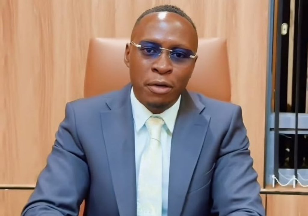 BrianOpangao's tweet photo. Ile siku mtashuka na huyu, mnitumie hadi emails just incase sipatikani... https://t.co/Zg6CFECTui