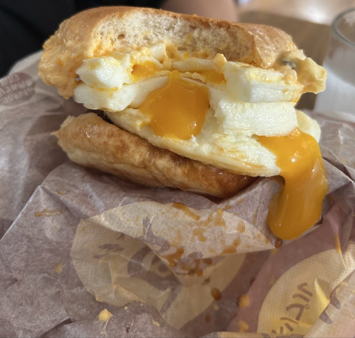 onikisuri's tweet photo. とろ〜り月見トリプル
#月見
#KFC https://t.co/jkJ1vsC82m