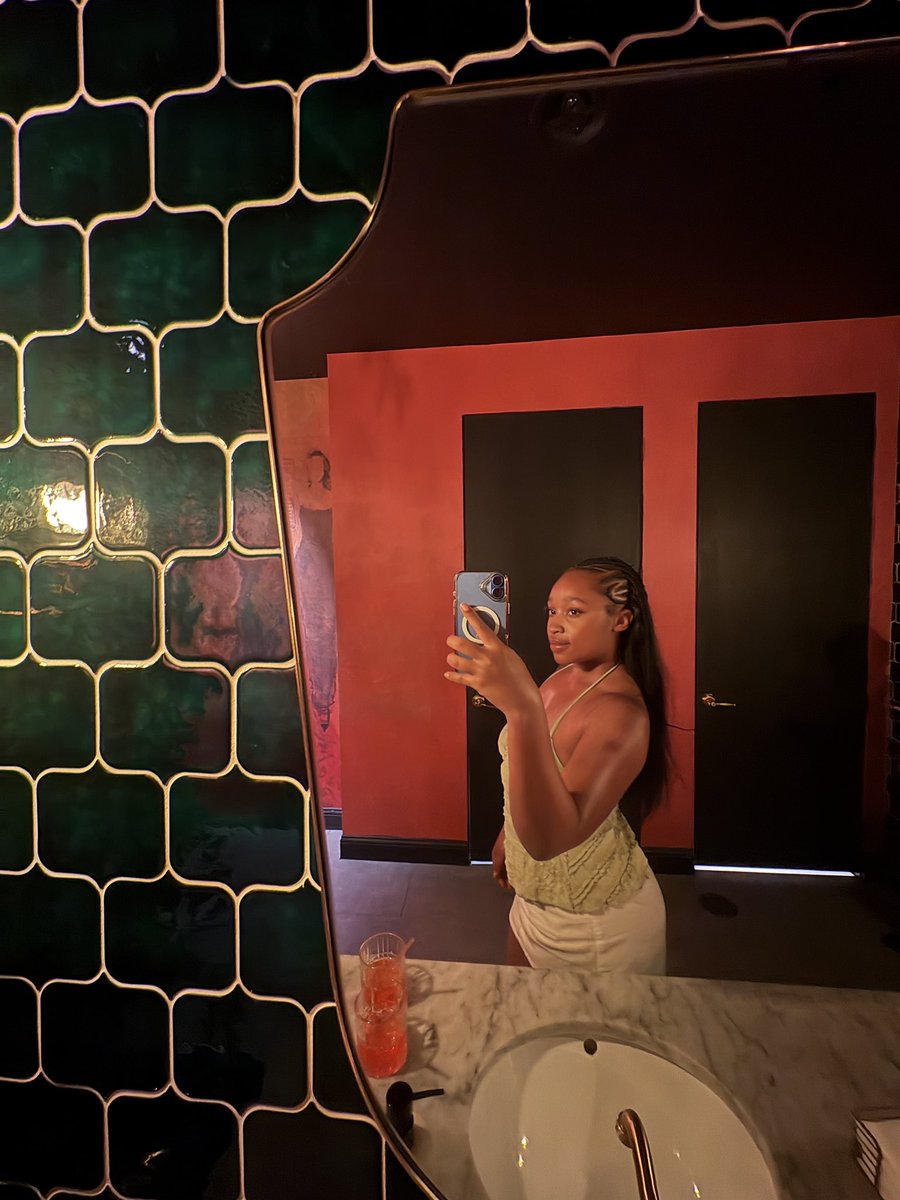 JadaMM8's tweet photo. 🤸🏽‍♂️ https://t.co/jQOE4mtejJ