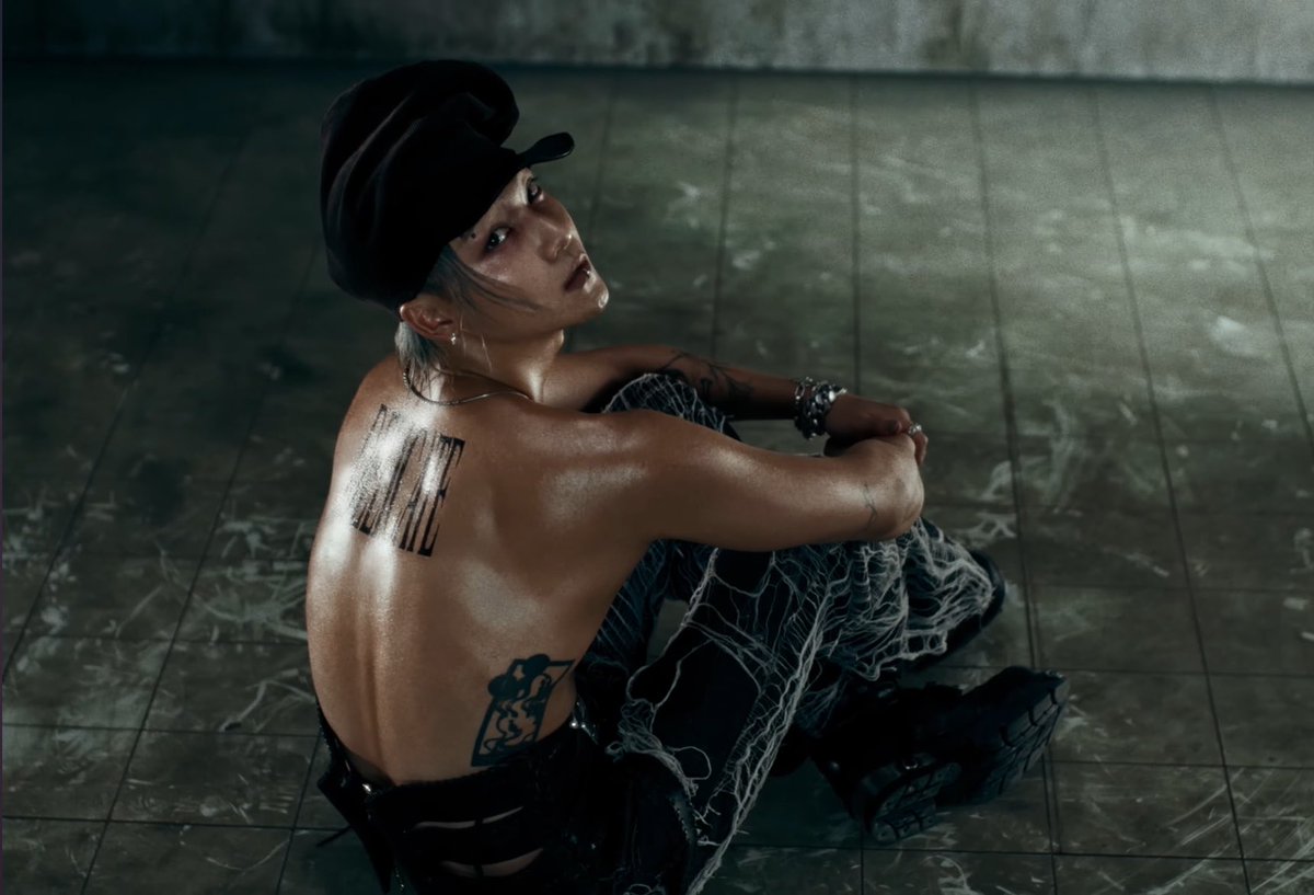 KVNFEED's tweet photo. KEVIN MOON, THE HOTTEST MAN ALIVE. https://t.co/u1izcgOzX2