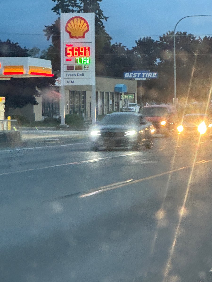 DeliveryGuySea's tweet photo. Man over the last few days gas has gotten expensive again down here in Tacoma… diesel over 7 again. It was 6.99 yesterday. https://t.co/zznhWvY8SY