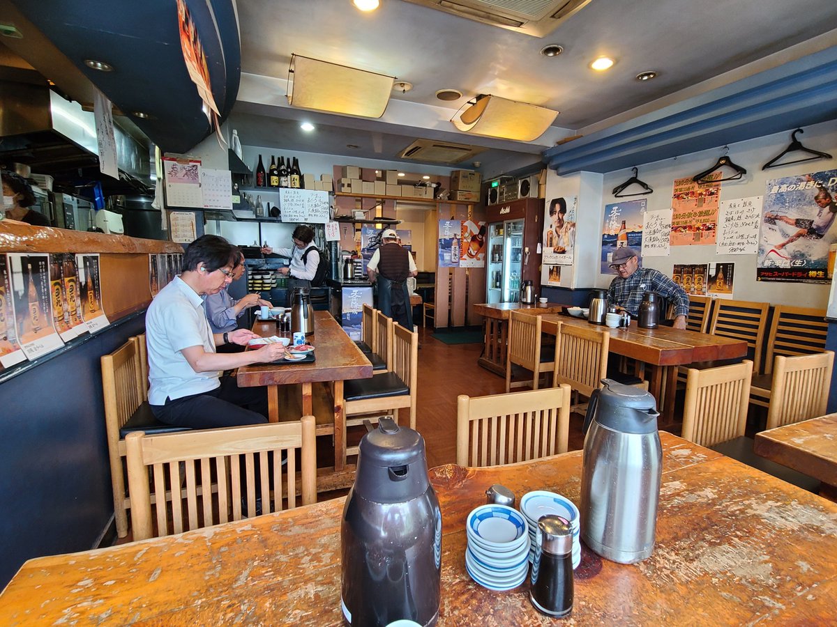 fho1223's tweet photo. ランチは大漁盛り合わせ定食
まぐろ、かつお、ぶり、たいが
たっぷり、美味しい。

#お刺身
#和鮮しんま 
#木場 https://t.co/SPn1gElkiH