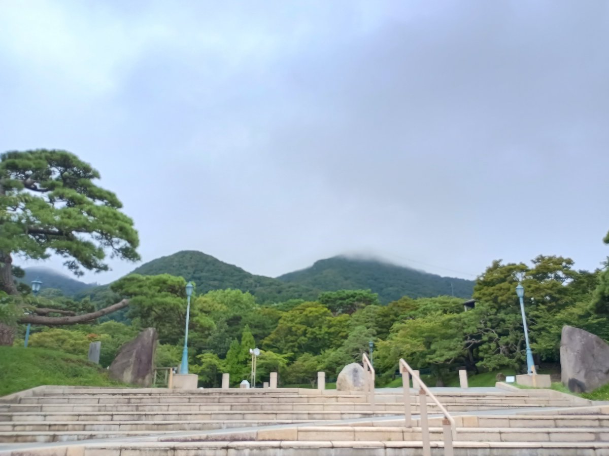 Dks21100's tweet photo. 今日は午後の函館山です✨
本日も宜しくお願いします☺️
#函館山 https://t.co/4Drg4d7jfr