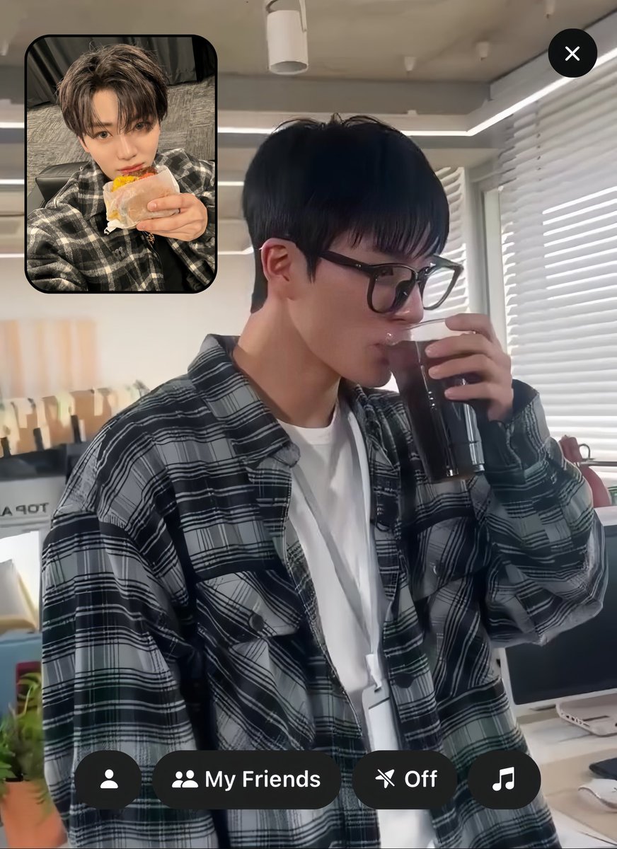 jaxvmin's tweet photo. Coworkers to lovers https://t.co/QIEaChnPbd