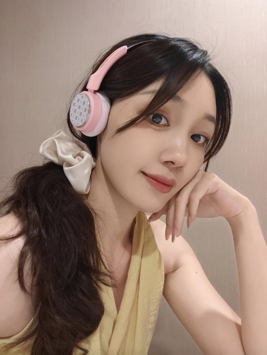 Lorrylee0624's tweet photo. 左宫羽 Hanarei（花伶）Bluetoothオンイヤーヘッドホンをつけた瞬間、
可愛い女の子になれちゃう不思議な力が手に入る✨ https://t.co/S3NQs4OgKQ