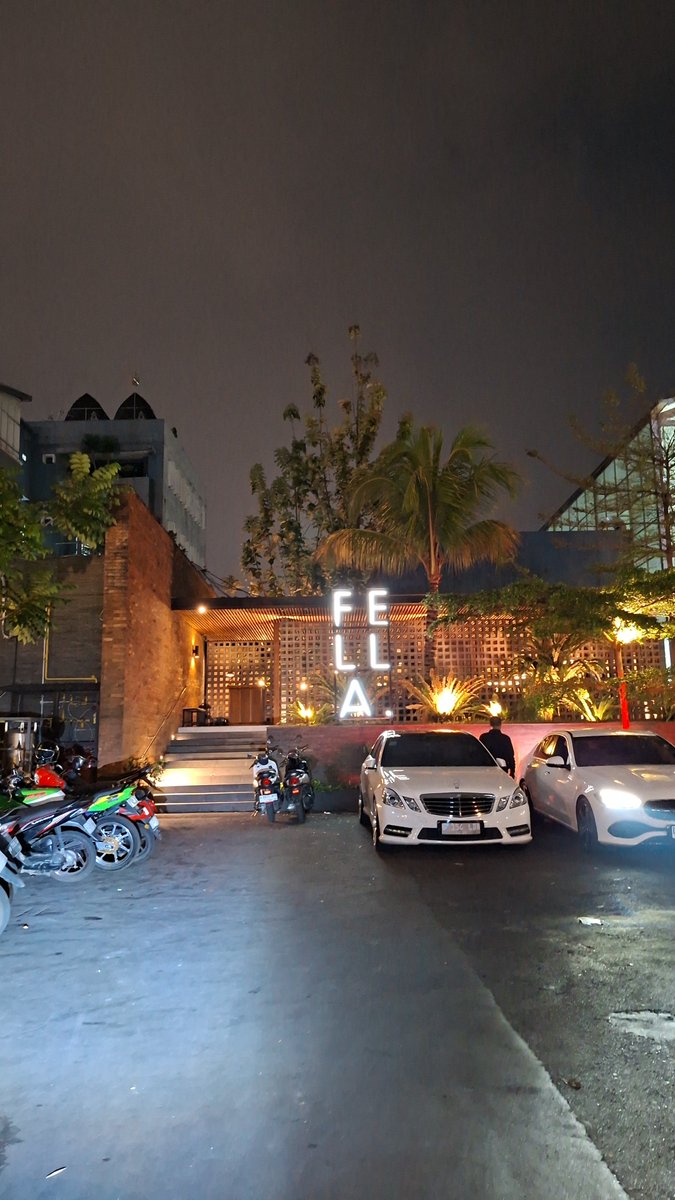 foxtide_'s tweet photo. so much fun jam 1 pagi keliling bandung, just me and i ➡️ https://t.co/1AfaAHJsg0