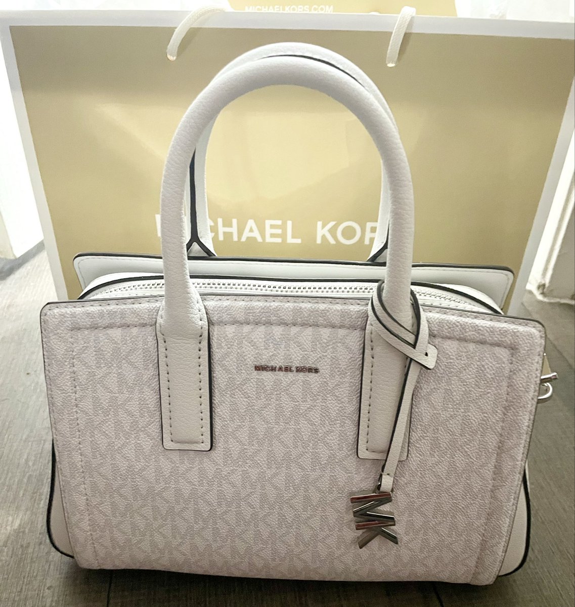LegoMyMego84's tweet photo. @mega_bonanza Love my purse. https://t.co/CzrMogc3G0