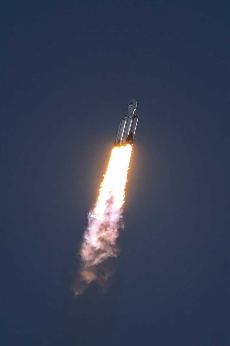 Nickolasawolf's tweet photo. Falcon Heavy is such a special vehicle. Does its job well and with style 🔥
@WeAreSpaceScout
@SpaceX - @NikonUSA - @NASARoman #spaceflight #spacex #falconheavy #romantelescope https://t.co/iV60uZb2kf