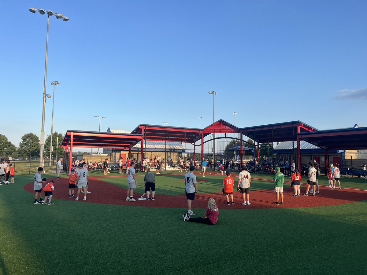 Redhawks_9AAAA's tweet photo. Had a blast with our guys at the David Price Miracle Field! Grateful for the opportunity to serve this league! @cityofmborotn https://t.co/N2QcYWf0H3
