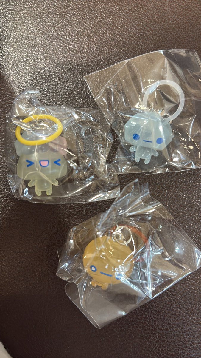 amioutput's tweet photo. ぷくぷくあわわちゃん　コロンとクリアめめじるしコレクション2

スポンジちゃん、こおりさん、どろんっこくん、求めてる方いますかー？
できれば3人まとめて🙇‍♀️ https://t.co/r3dBnPbZdm