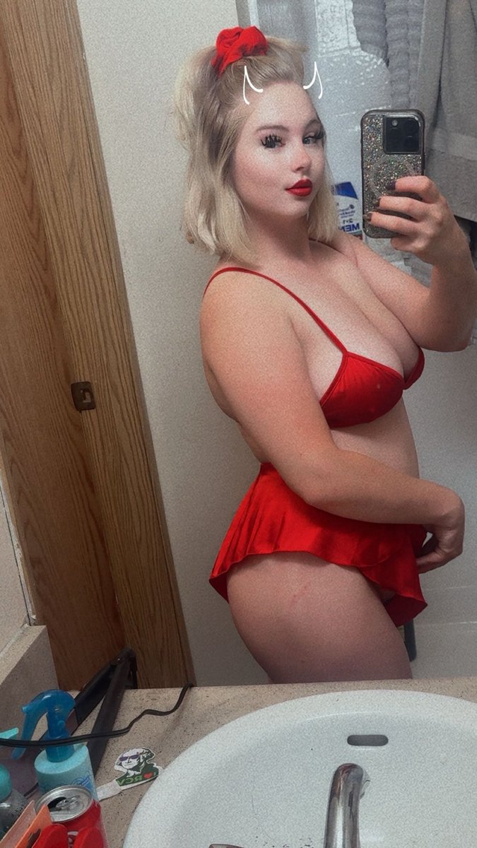 breezylovesmod1's tweet photo. me in red 🔥🔥🔥💋
 
come spoil ya girl 

https://t.co/WPUTI3ZJMO
#OnlyFans #onlyfansgirl #nsfwtwtًً #findom #paypigs #findomgoddess https://t.co/Hj4UmYahC2