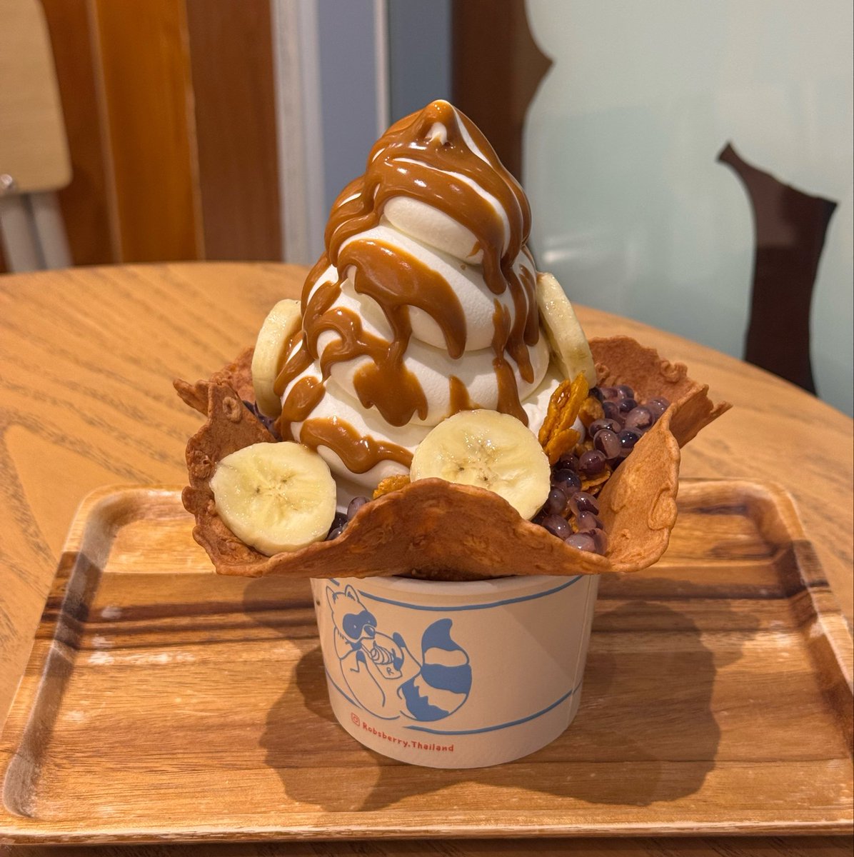 sfkkfs_'s tweet photo. ใครมาเชียงใหม่ แนะนำ frozen yogurt ของร้านนี้ กุกินไปแล้ว 3 วันติด อร่อยมากกกก เนื้อนุ่มละมุนเบาๆ หวานพอดี เค้ามีสาขาย่อยตามจ.อื่นปะ เผื่อใกล้จะตามไปกิน 555555555 https://t.co/v0Vl1O6gii