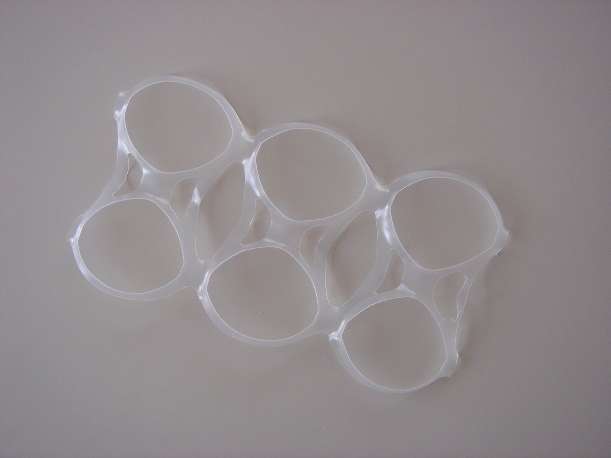Corvid_lvr's tweet photo. Pet play but im a bird who gets stuck in one of these and you have to cut them off so I dont asphyxiate https://t.co/Mwtq2GtyjK