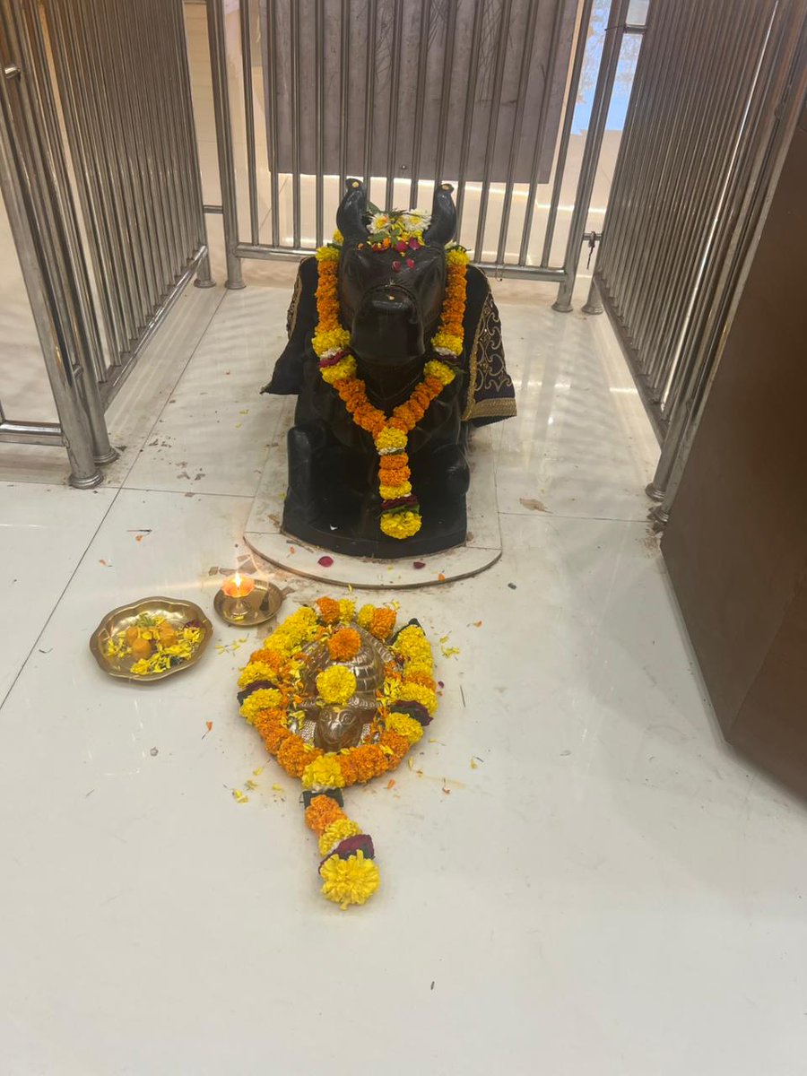 bageshwardham's tweet photo. श्री बागेश्वर बाला जी सरकार के दिव्य दर्शन…
श्री बागेश्वर बालाजी सनातन मठ मुंबई (महाराष्ट्र)
2-09-2026 (बुधवार)
#bageshwardhamsarkar
#mumbai
#divyadarshan
#maharashtra
#balaji https://t.co/uOgYWhaizU