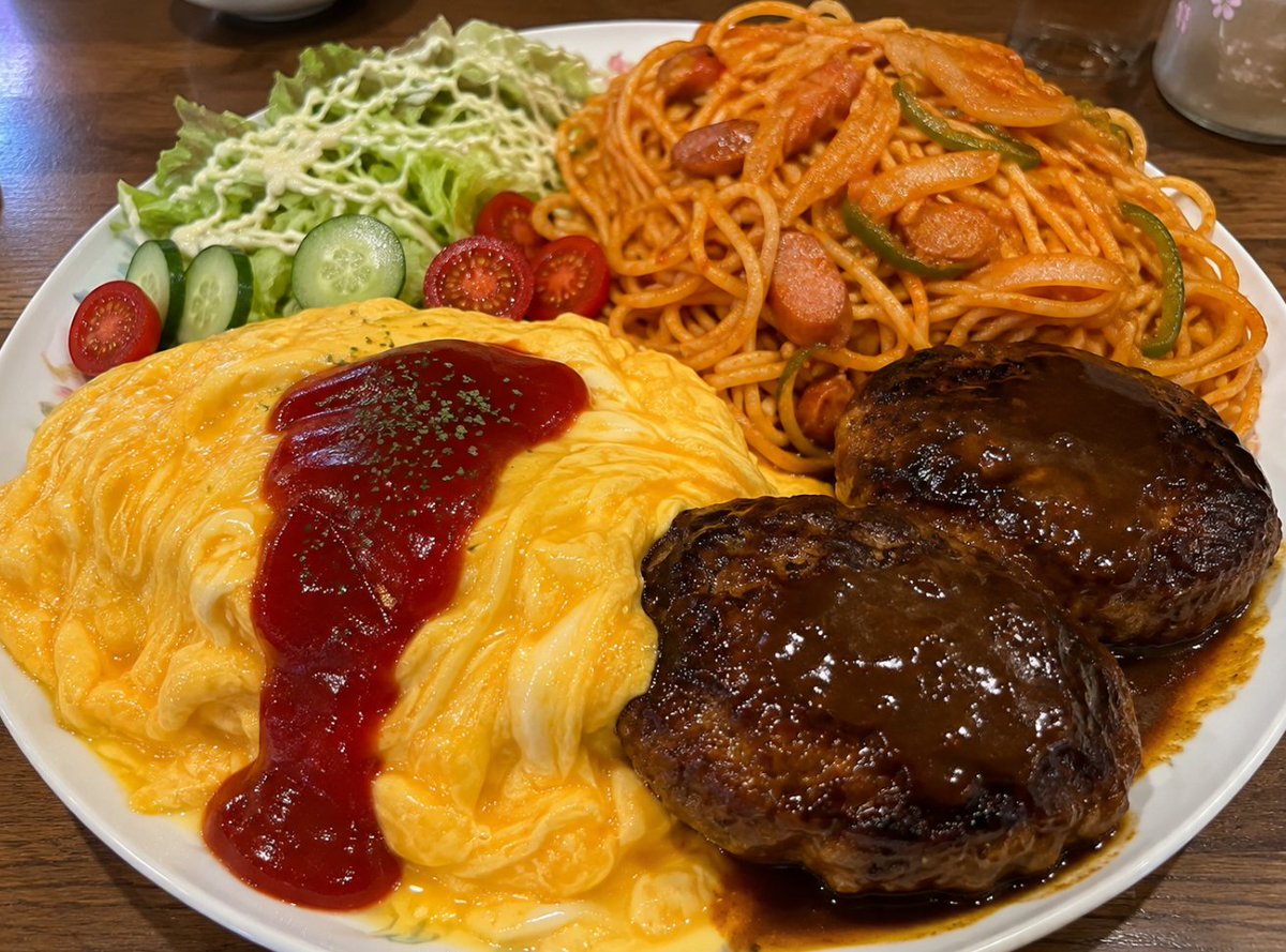 NBenmaran85901's tweet photo. 30歳独身女が作るやけくそオムライス。 https://t.co/qReDJlRfJQ