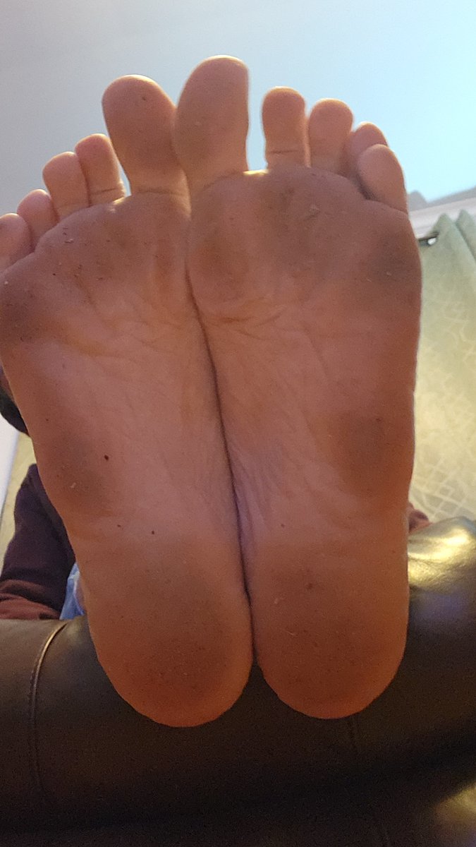 StealSole's tweet photo. Selling my soles, wanna clean them up for me... https://t.co/jNH9OwFKYk