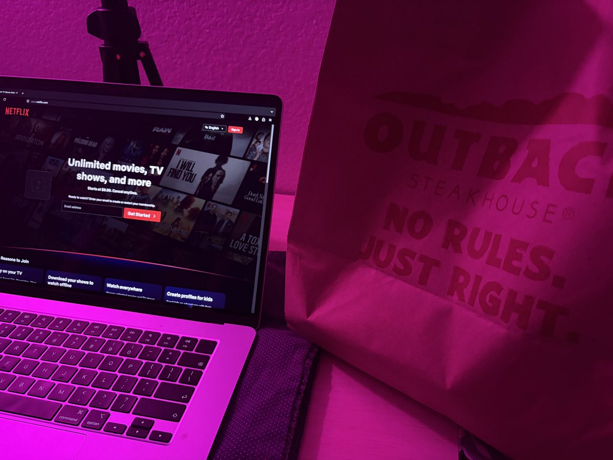 FaeMinxxx's tweet photo. thanks for a good 1st stream to anyone hung out &amp; followed me over to here!!! 

i’m off to get some calories in my boobies &amp; watch a lil bit of comfy tv real quick before i pass out ♡ https://t.co/flQBhPGXP6