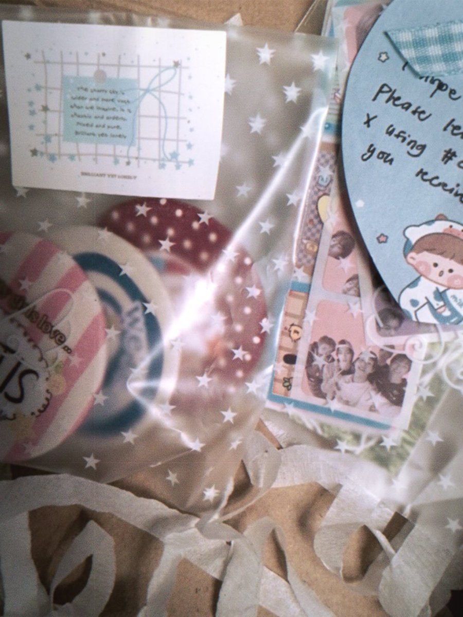 composedbyeom's tweet photo. [ 📦 ] #hyeoniegastoz

my whimsy cortis pins are finally here 💞🌸 

{ @cortmailz #cortmailzproof } https://t.co/q7nz2VGyac