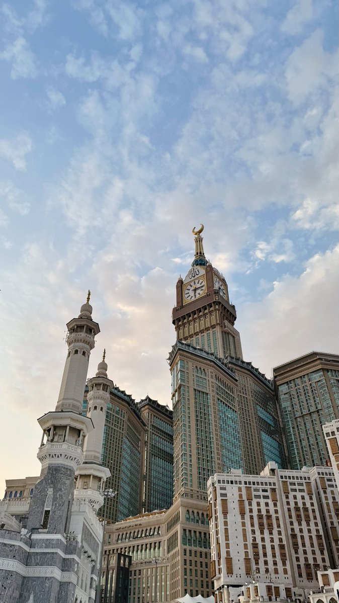 ethalimd's tweet photo. غيوم اليوم من الحرم المكي 🤍 https://t.co/xGODLvY2JY