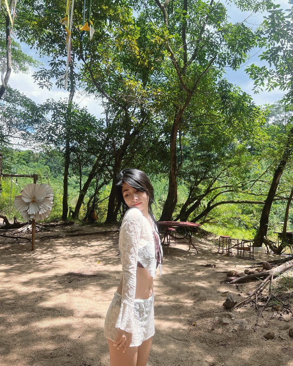 LeanoraWeafsn's tweet photo. Hi friend! 🌈 Today is a great day because your journey matters—keep walking, keep growing. 🌟
rXWzkvic https://t.co/hoaqZ6buAL