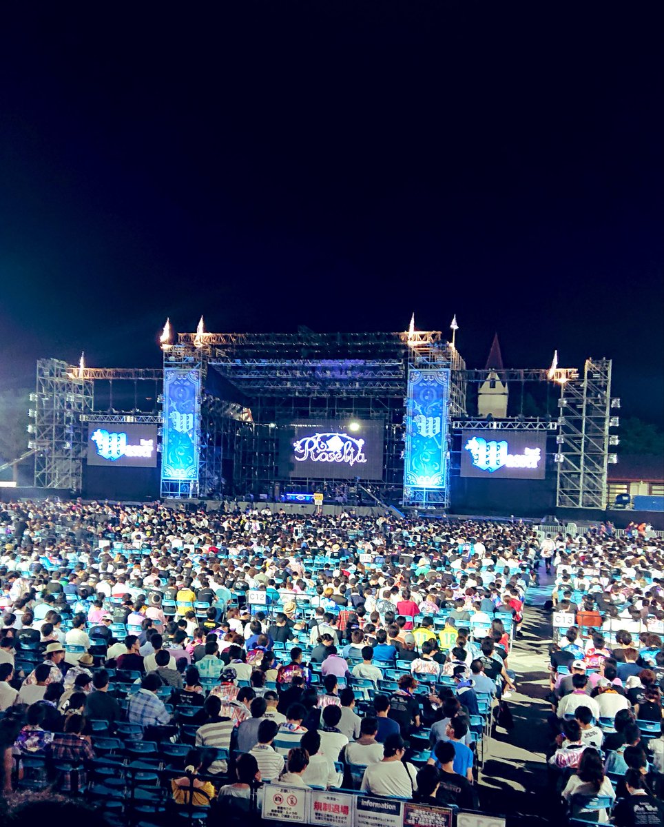 19_Se_79's tweet photo. Roseliaに出会って約8年🌹

初参戦のWasserも、
会場が一体となったFarbeも、
奇跡のようなRosenchorも、
どれも全部最高の思い出です。

そして、Roseliaのお陰で最高の仲間にも出会えました。
Roseliaは僕の人生です。
これからも着いていきます🌹
10周年おめでとうございます!!

#Roselia10th感謝 https://t.co/Vdi7l3Cd7c