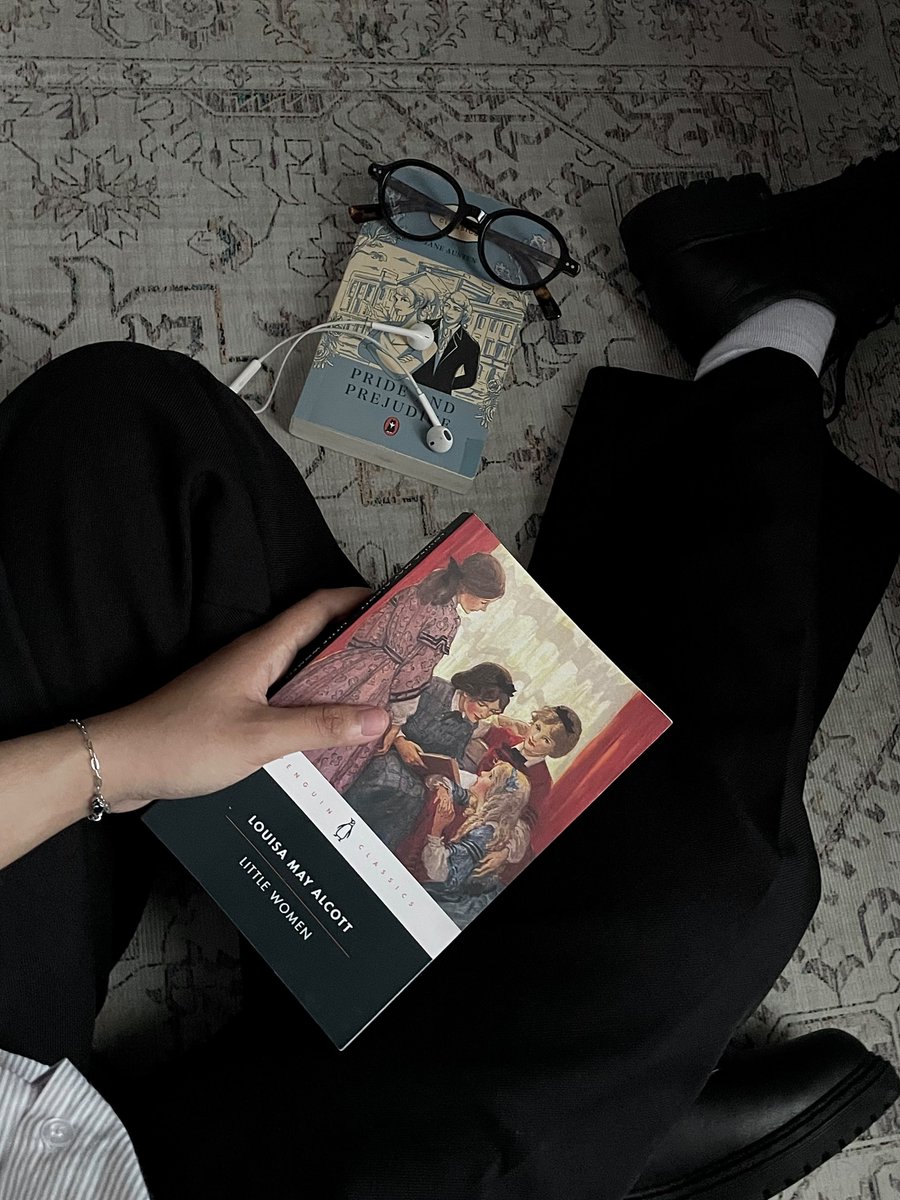 islaboards's tweet photo. wednesday📚 https://t.co/GA7mElHjKi