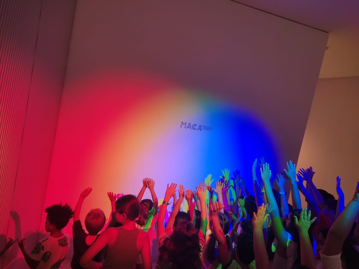 MACAAlicante's tweet photo. ¡Teníamos muchas ganas de contaros que Coloramas estará en el MACA hasta el 10 de enero de 2027!

Desde el museo, y tras las casi 19000 visitas que hemos recibido tras su inauguración,  creemos que merece la pena poder disfrutar de ella en el último trimestre del año. https://t.co/f8ZS6Ap4Y2
